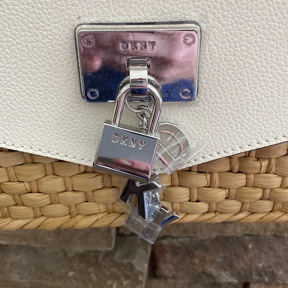 New! DKNY Leather & Straw Shoulder Bag - Picture 3 of 5